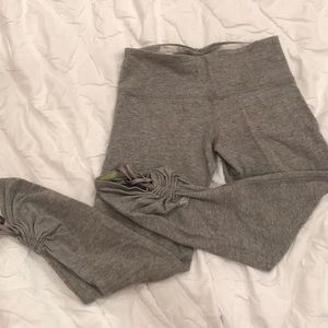 Lululemon reversible cropped leggings